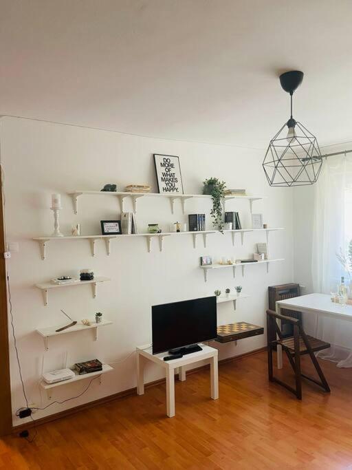 דירות Chic Retreat טימישוארה מראה חיצוני תמונה