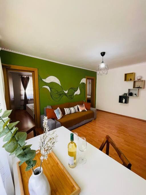 דירות Chic Retreat טימישוארה מראה חיצוני תמונה